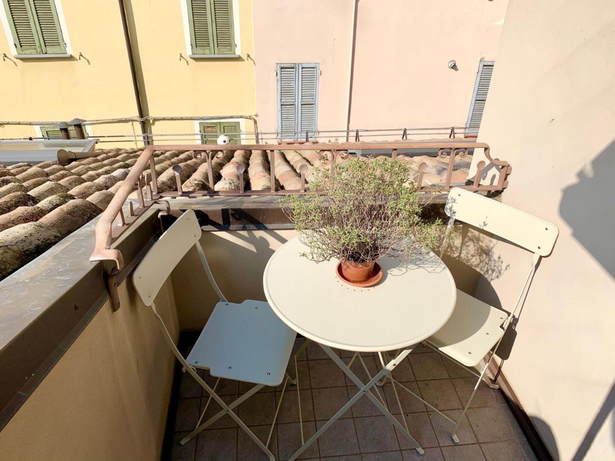 Niki O. Apartments Parma Exteriér fotografie
