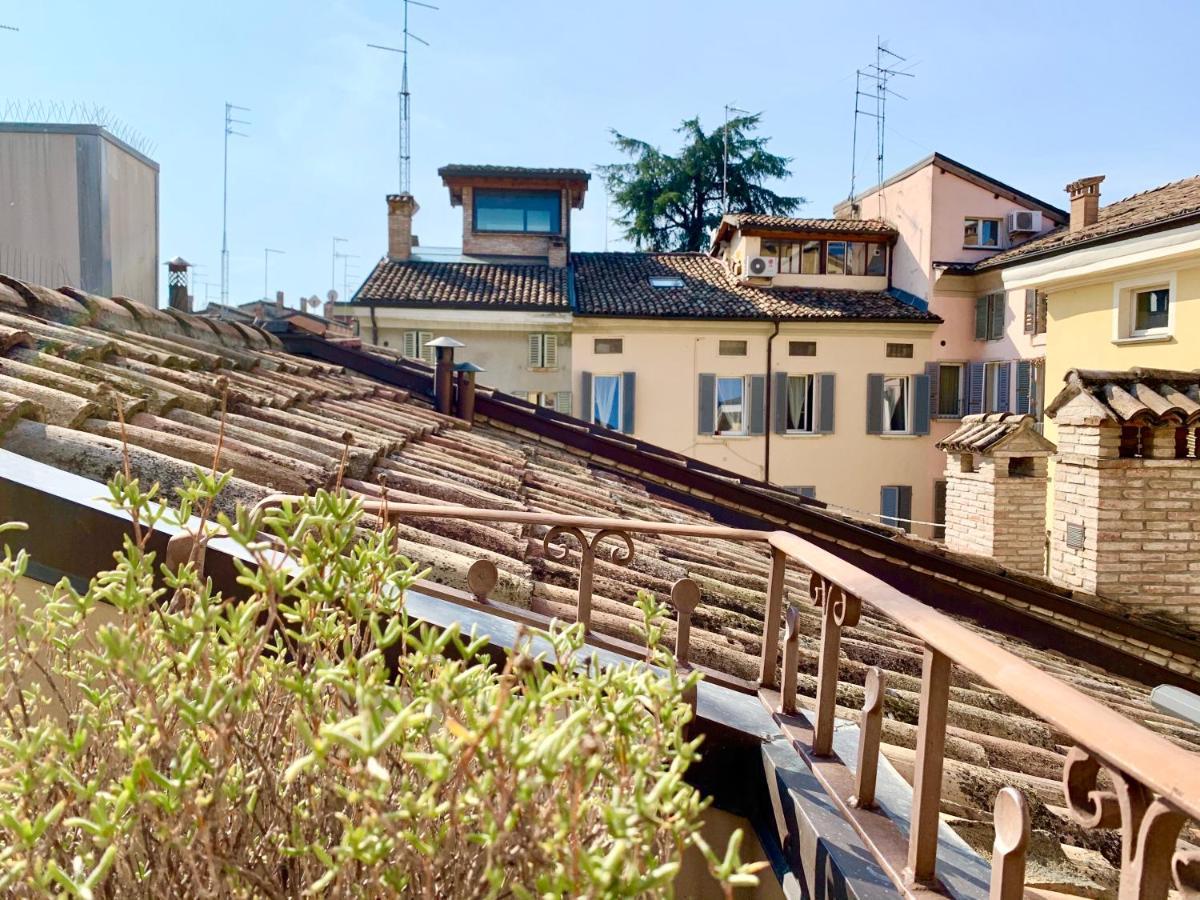Niki O. Apartments Parma Exteriér fotografie