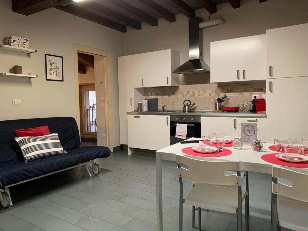 Niki O. Apartments Parma Exteriér fotografie