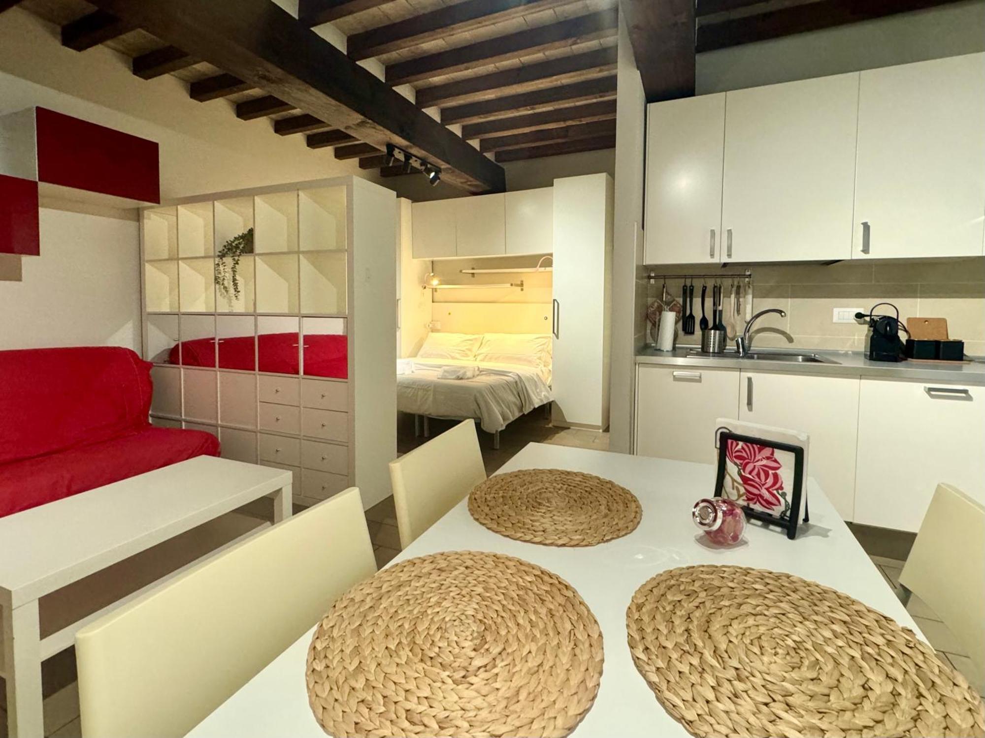 Niki O. Apartments Parma Exteriér fotografie