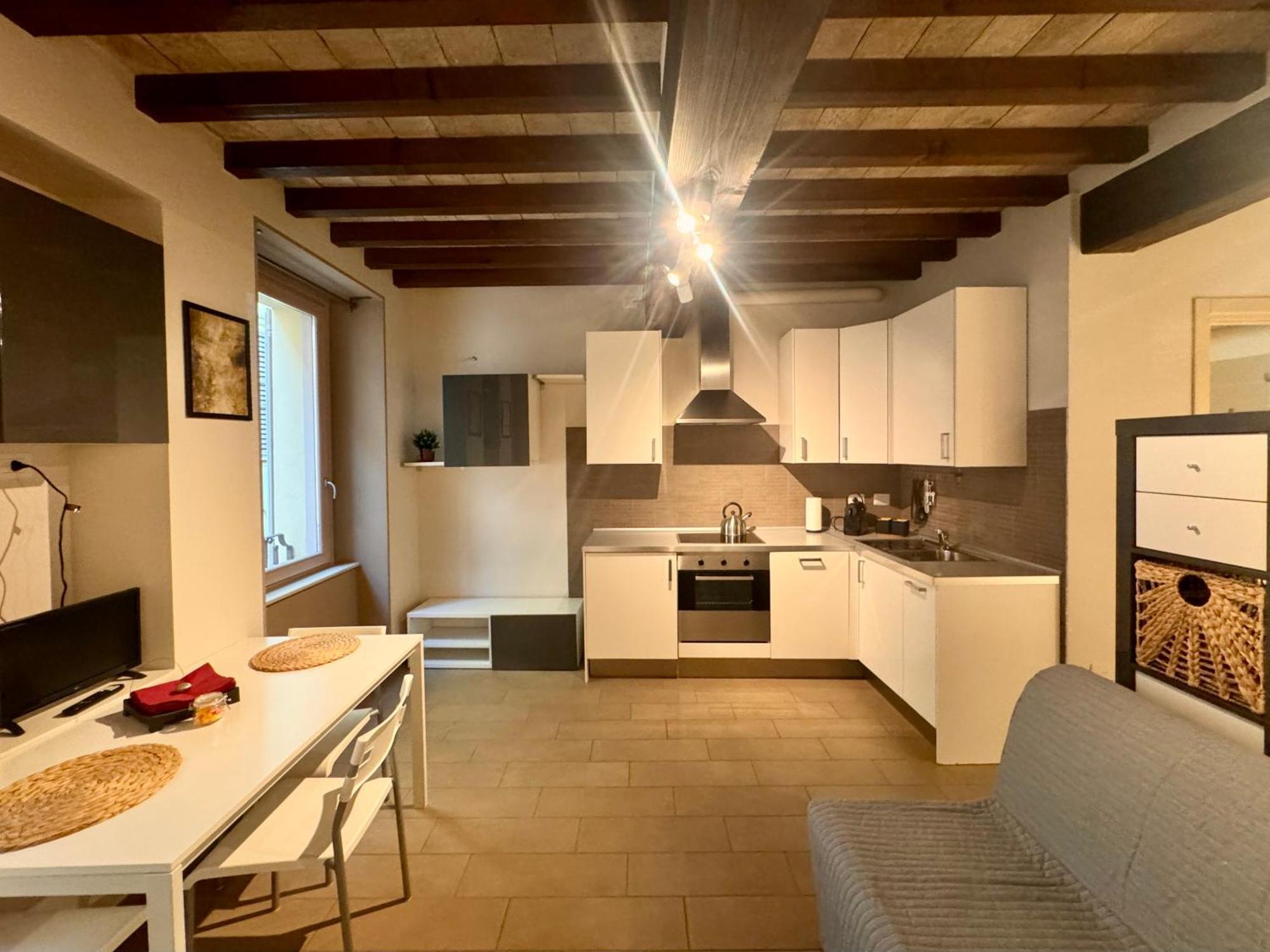 Niki O. Apartments Parma Exteriér fotografie