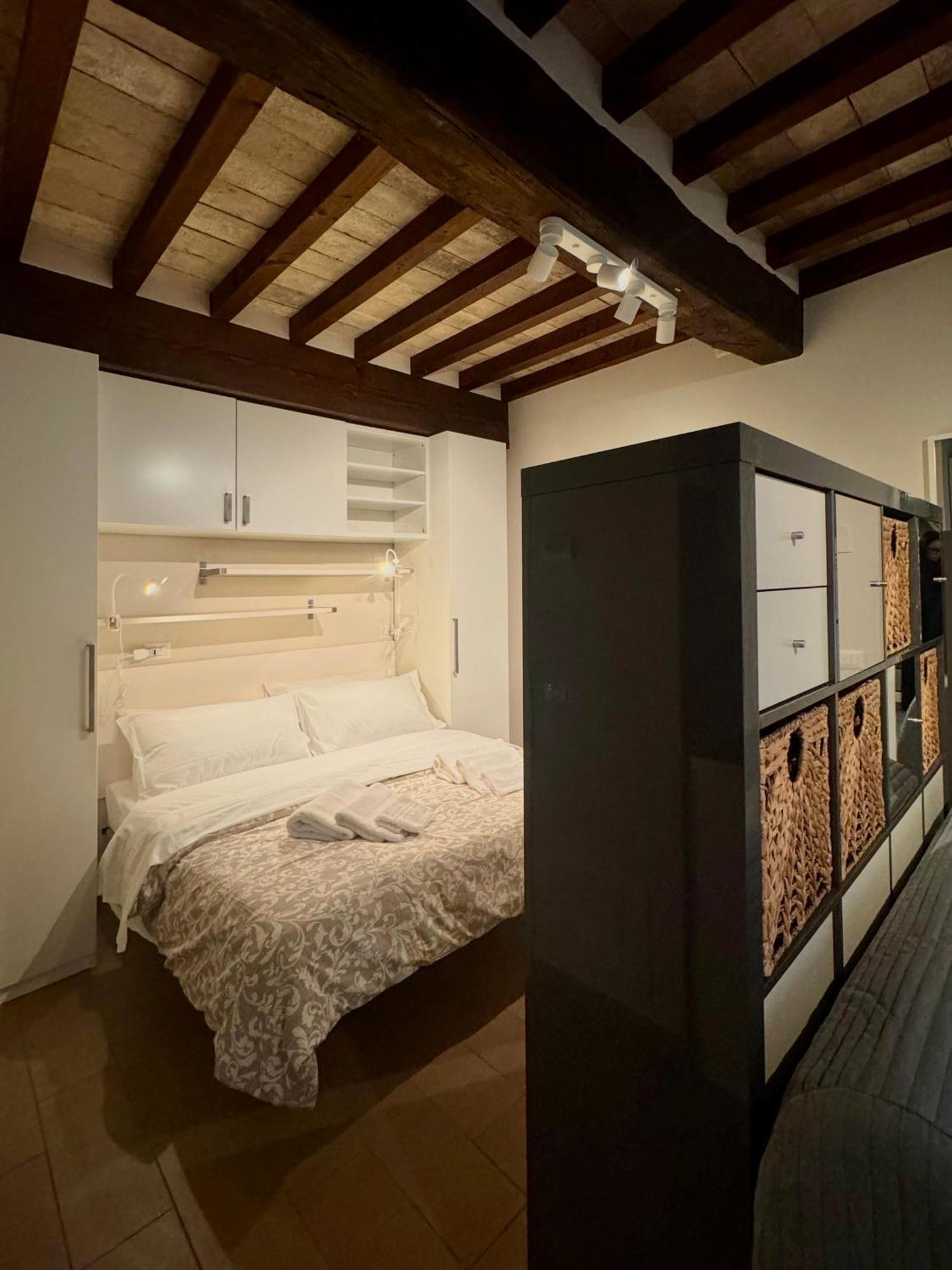 Niki O. Apartments Parma Exteriér fotografie