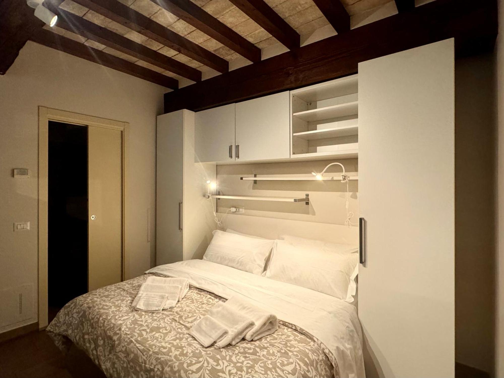Niki O. Apartments Parma Exteriér fotografie
