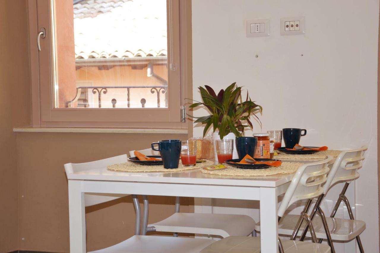 Niki O. Apartments Parma Exteriér fotografie