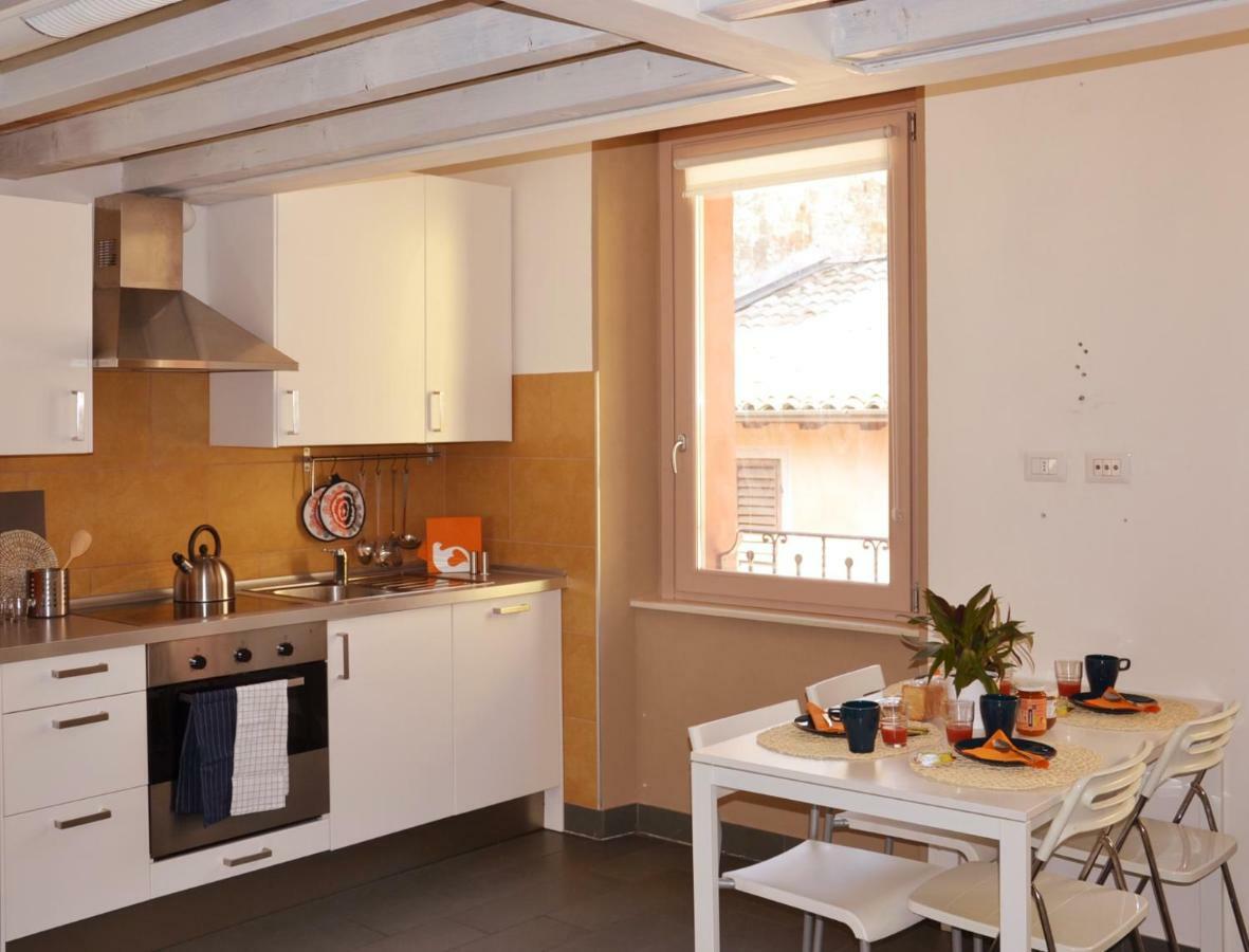 Niki O. Apartments Parma Exteriér fotografie