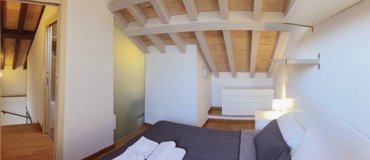 Niki O. Apartments Parma Exteriér fotografie