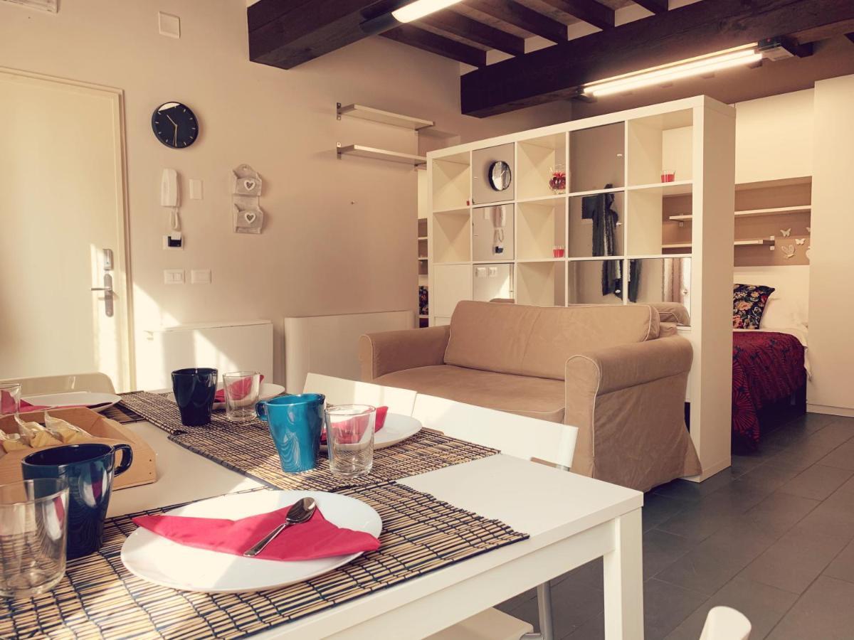 Niki O. Apartments Parma Exteriér fotografie